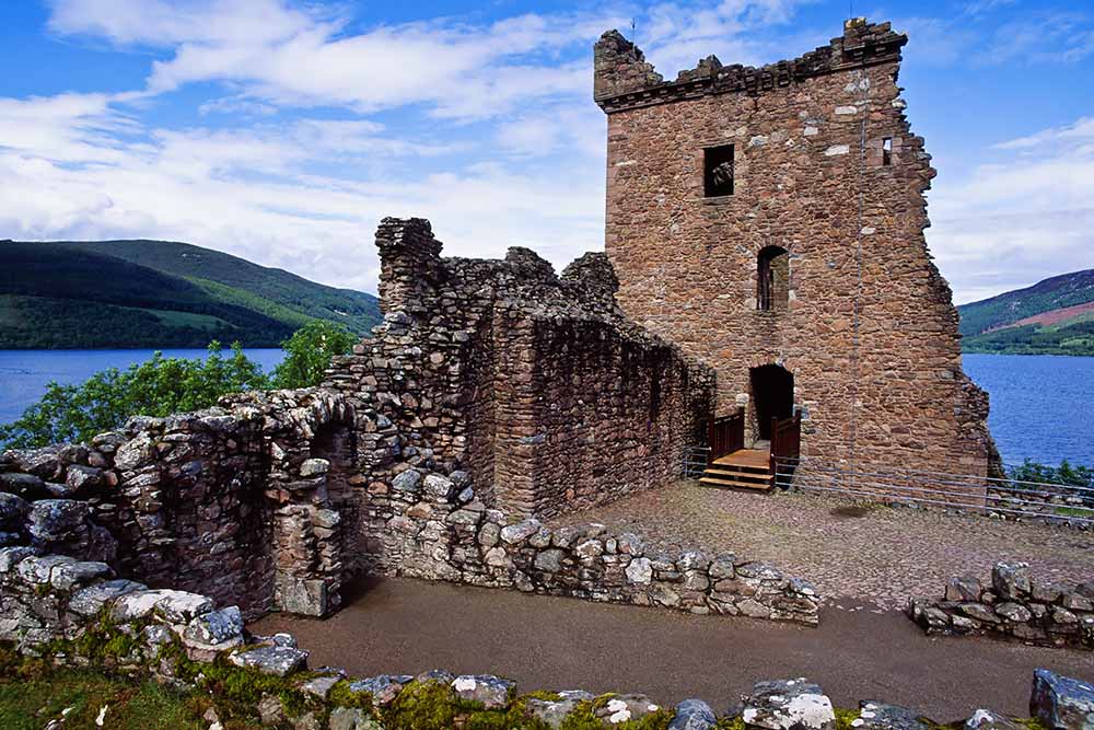 the ruins of urquhart castle