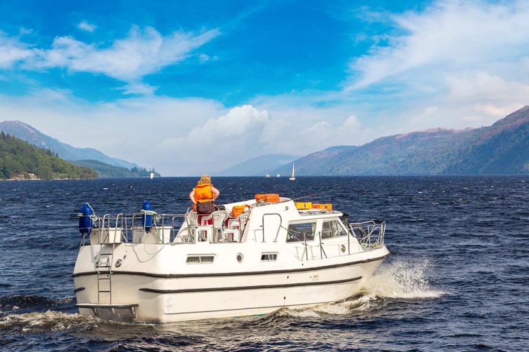 Cruise Loch Ness and enjoy the wildlife Loch Ness 360°